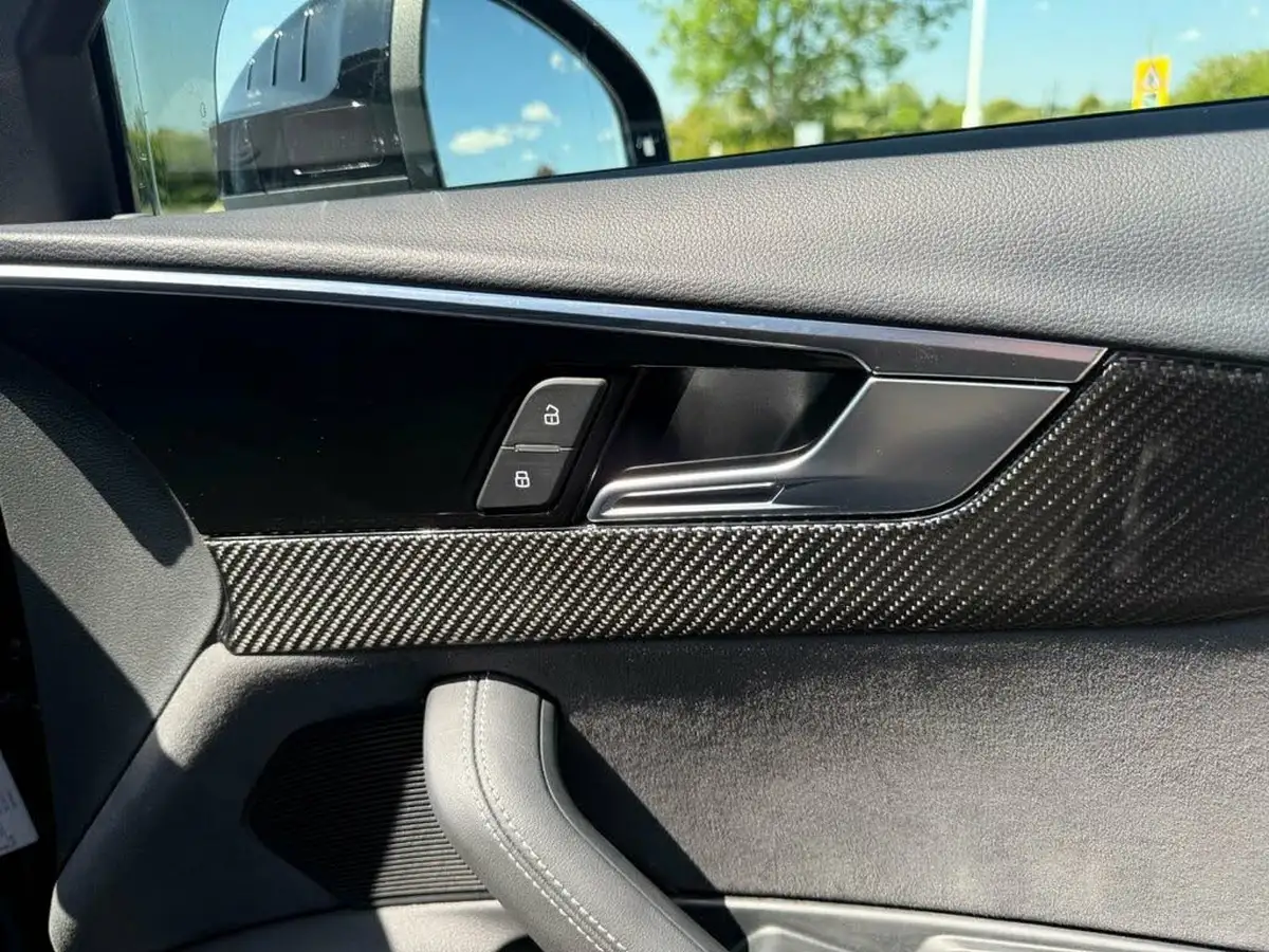 2024-audi-rs4-avant-29-tfsi-carbon-black-big-19