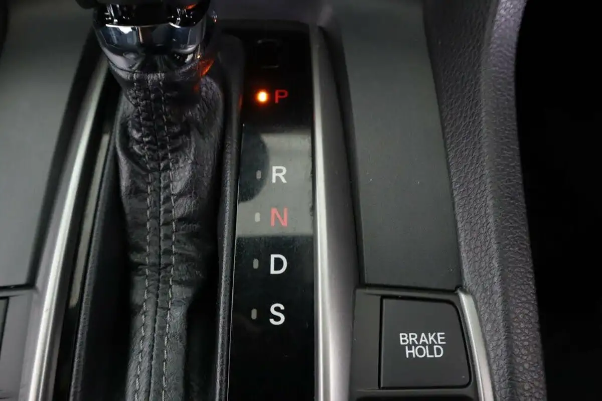 2018-honda-civic-10-vtec-turbo-sr-126ps-hatchback-5d-cvt-big-53
