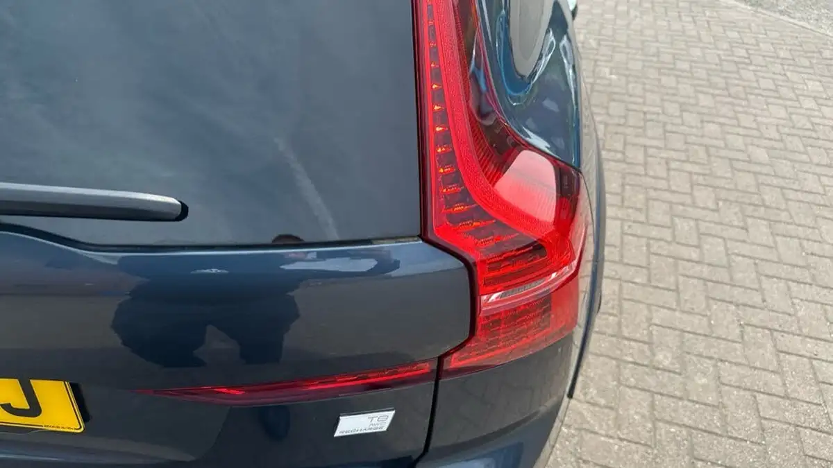 2022-volvo-xc60-20-t8-r-design-pro-455bhp-plug-in-hybrid-big-39