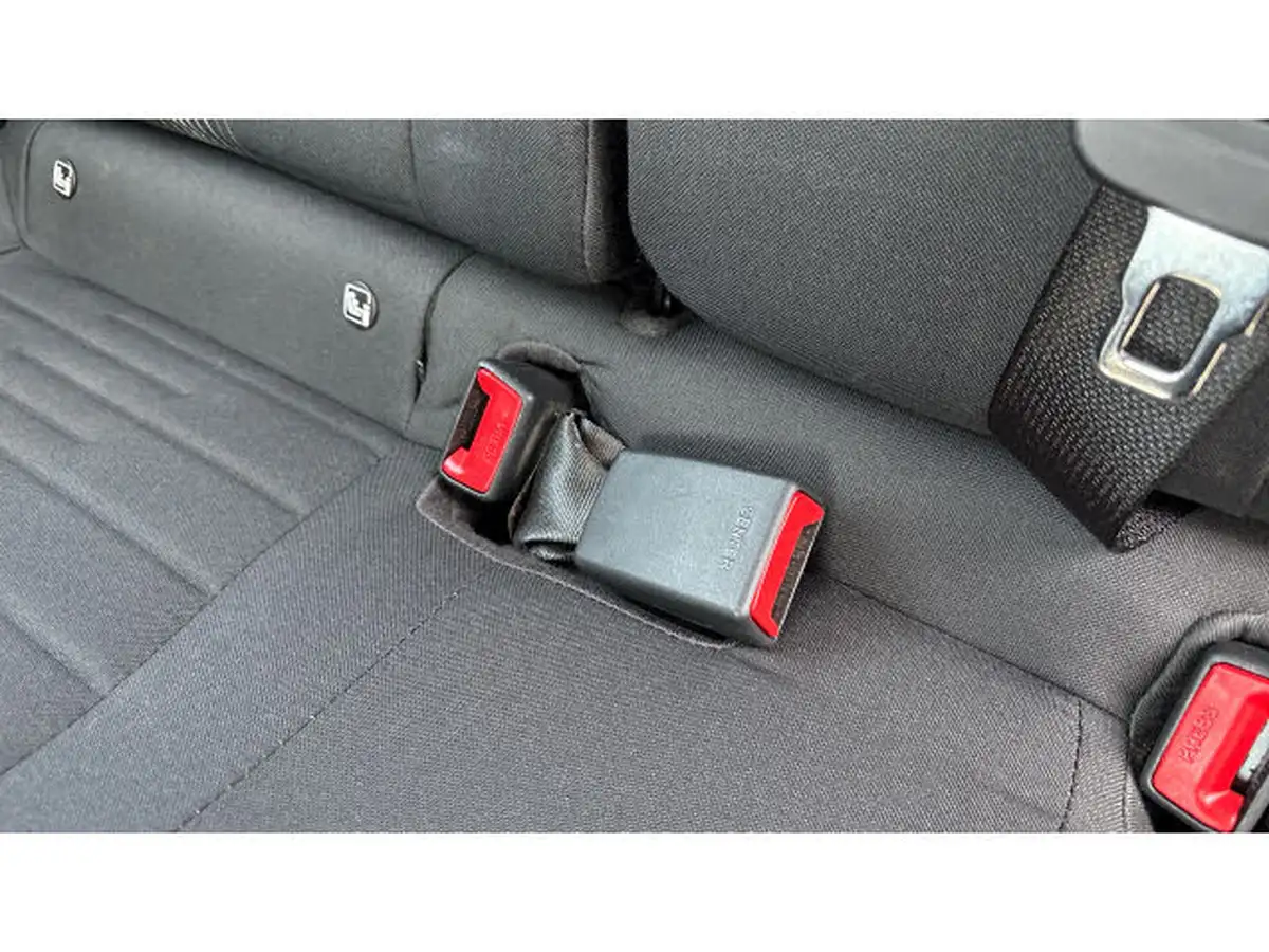2023-hyundai-i10-12-se-connect-auto-big-16
