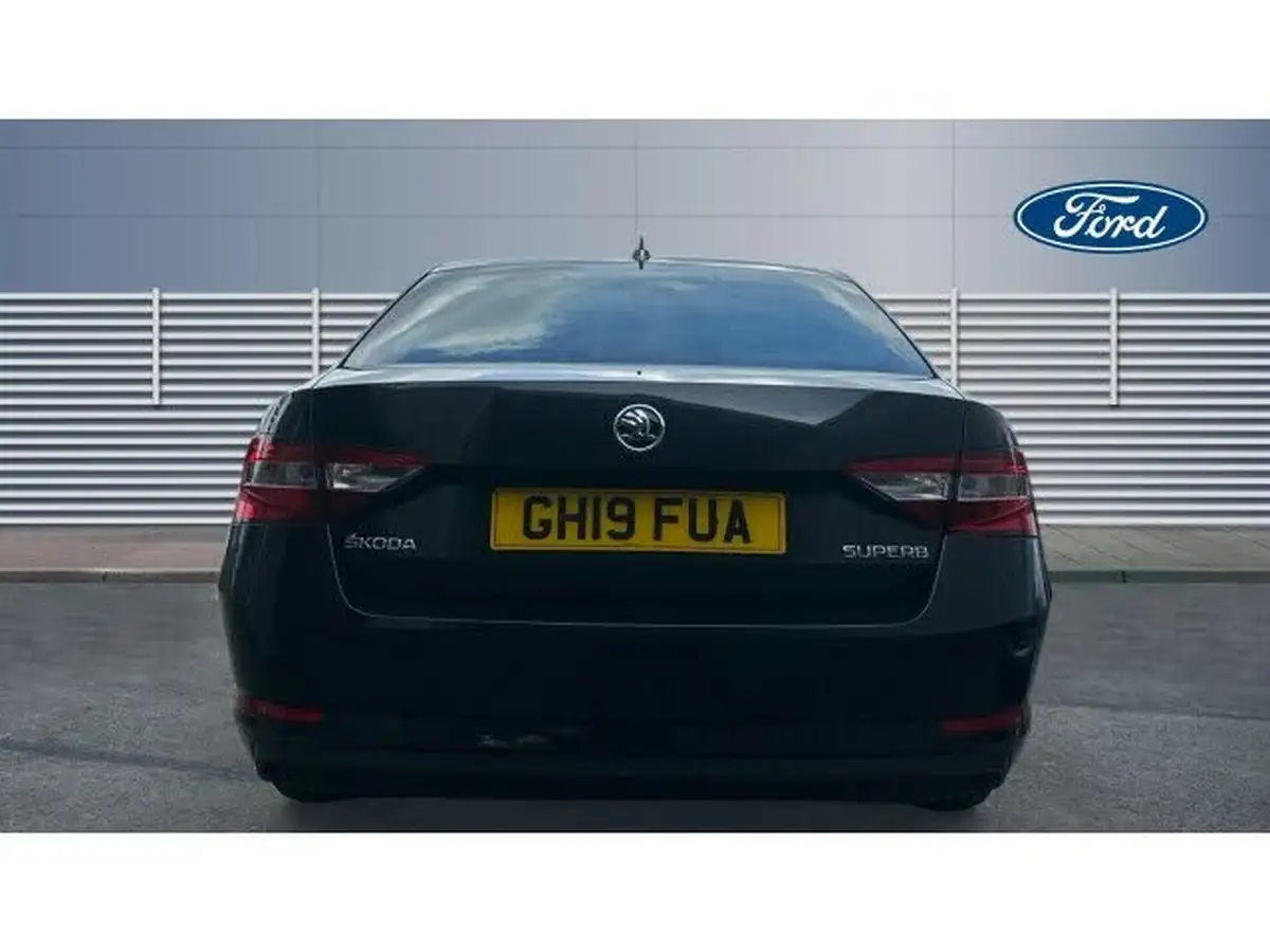 2019-skoda-superb-15-tsi-se-technology-hatchback-dsg-big-5