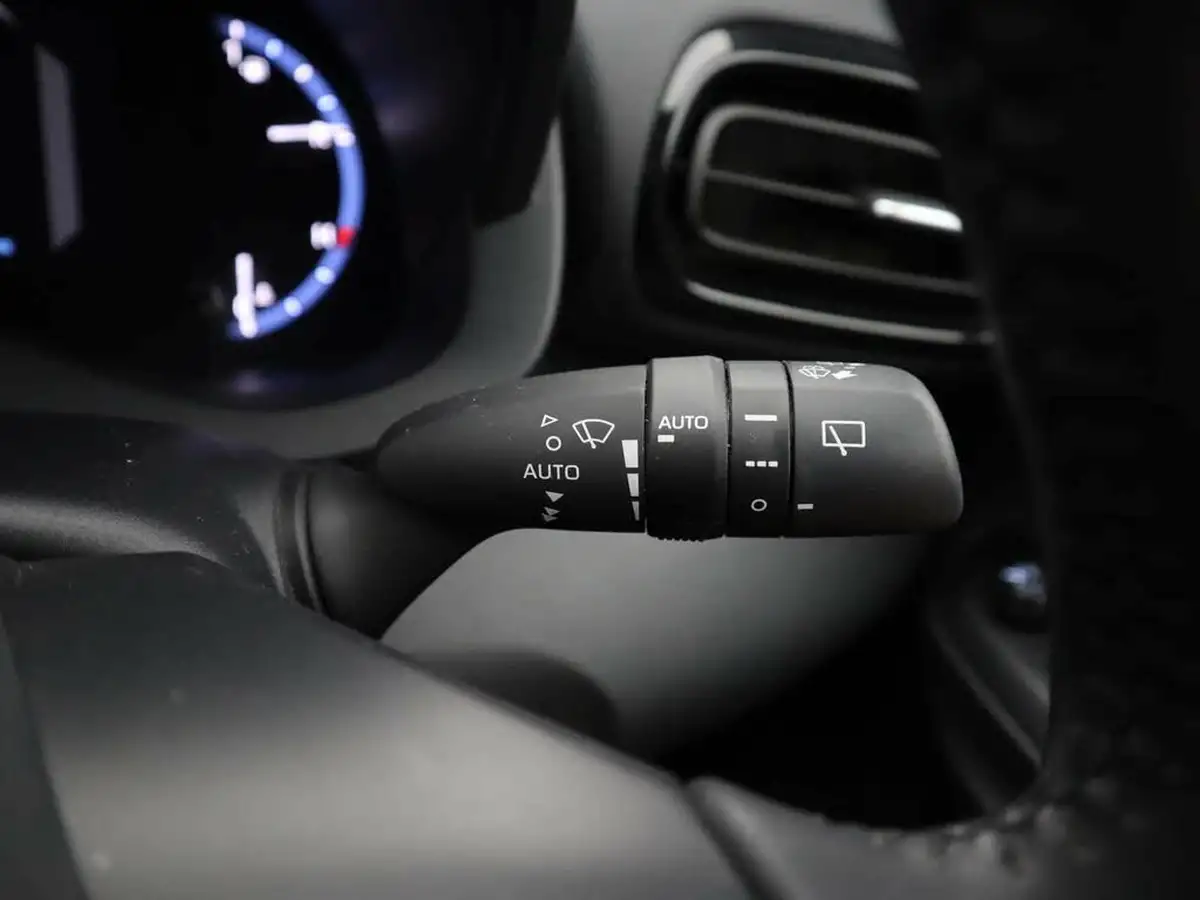 2022-toyota-yaris-15-vvt-i-design-panoramic-roof-big-29