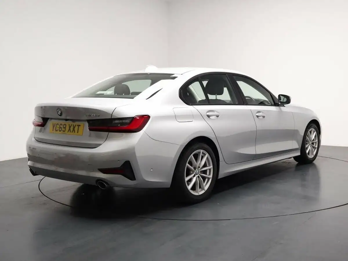 2019-bmw-3-series-big-11