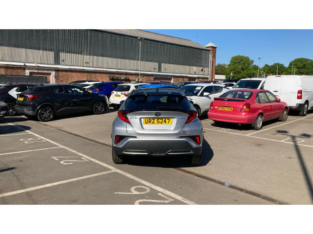 2023-toyota-c-hr-18-vvt-i-gr-sport-big-18