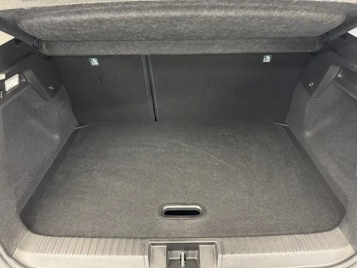 2021-renault-captur-13-tce-iconic-140ps-big-8