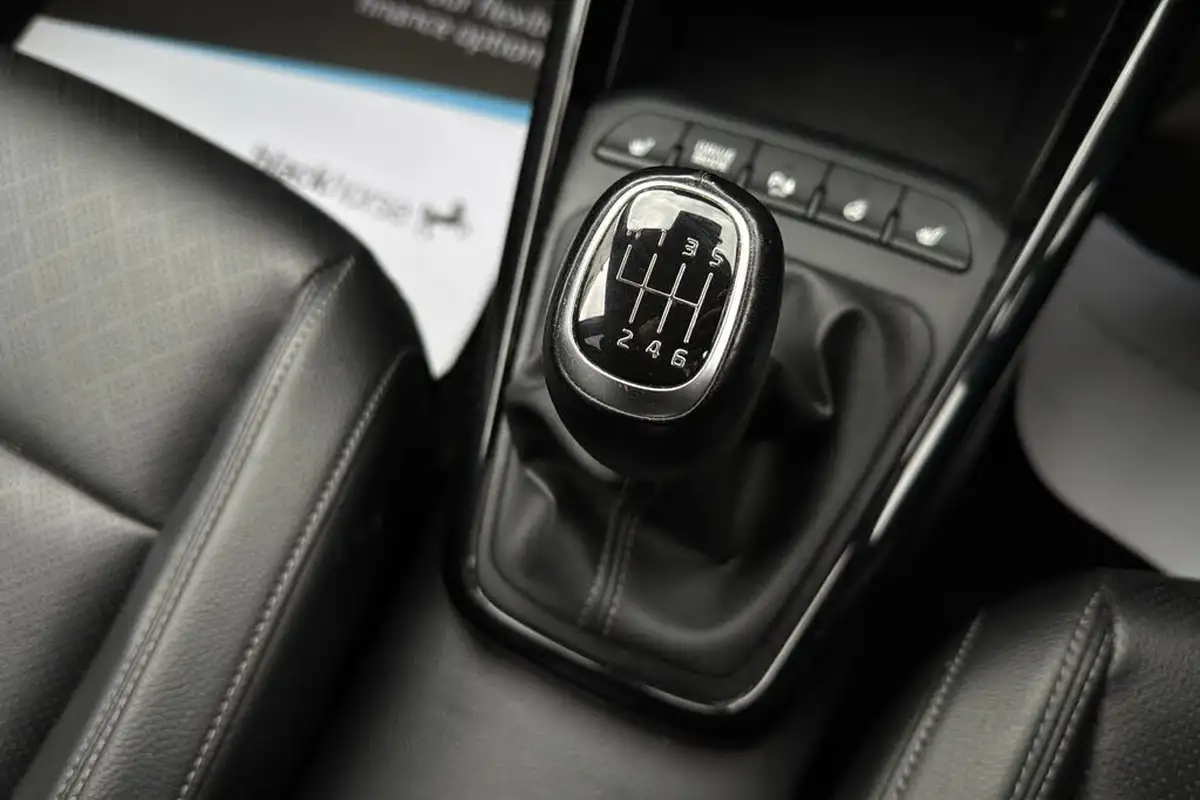 2022-kia-rio-10-t-gdi-3-big-11