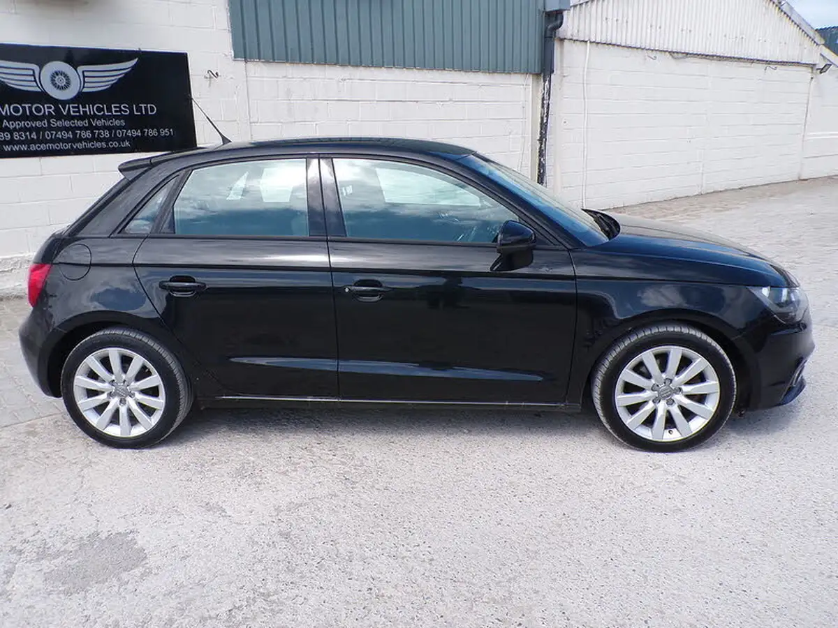 2012-audi-a1-16td-sportback-5d-big-8