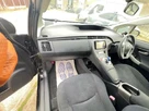 2012-toyota-prius-small-22