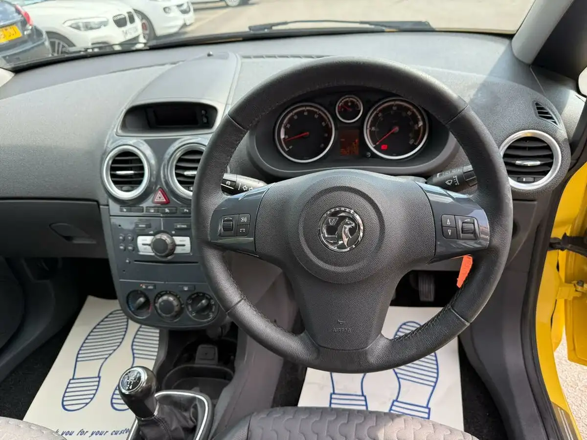 2012-vauxhall-corsa-big-15