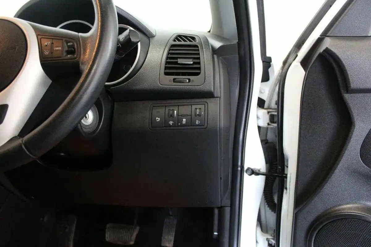 2011-kia-venga-16-3-auto-big-39