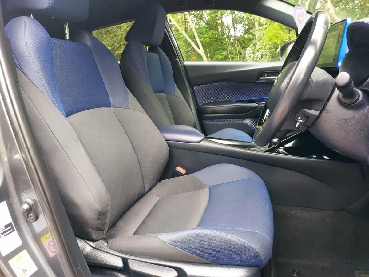 2018-toyota-c-hr-18-vvt-i-dynamic-big-25