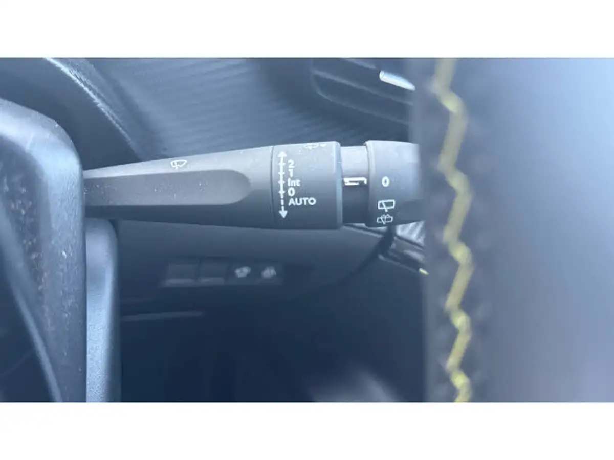 2022-peugeot-2008-suv-12-puretech-gt-big-45