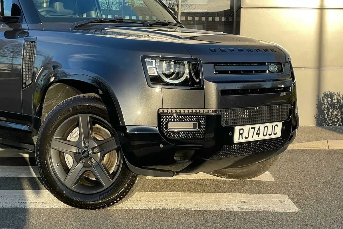 2024-land-rover-90-defender-30-d350-x-dynamic-se-big-29