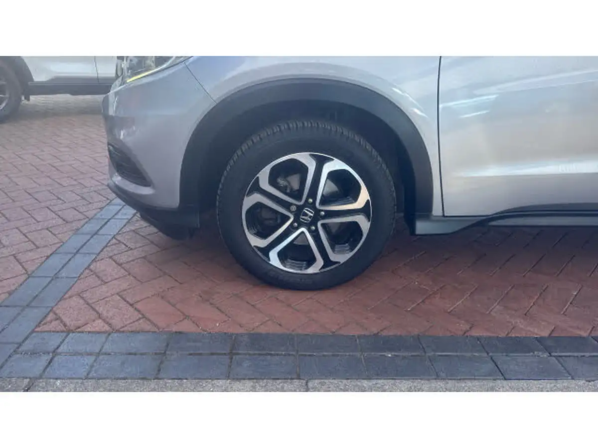 2018-honda-hr-v-15-i-vtec-se-big-37