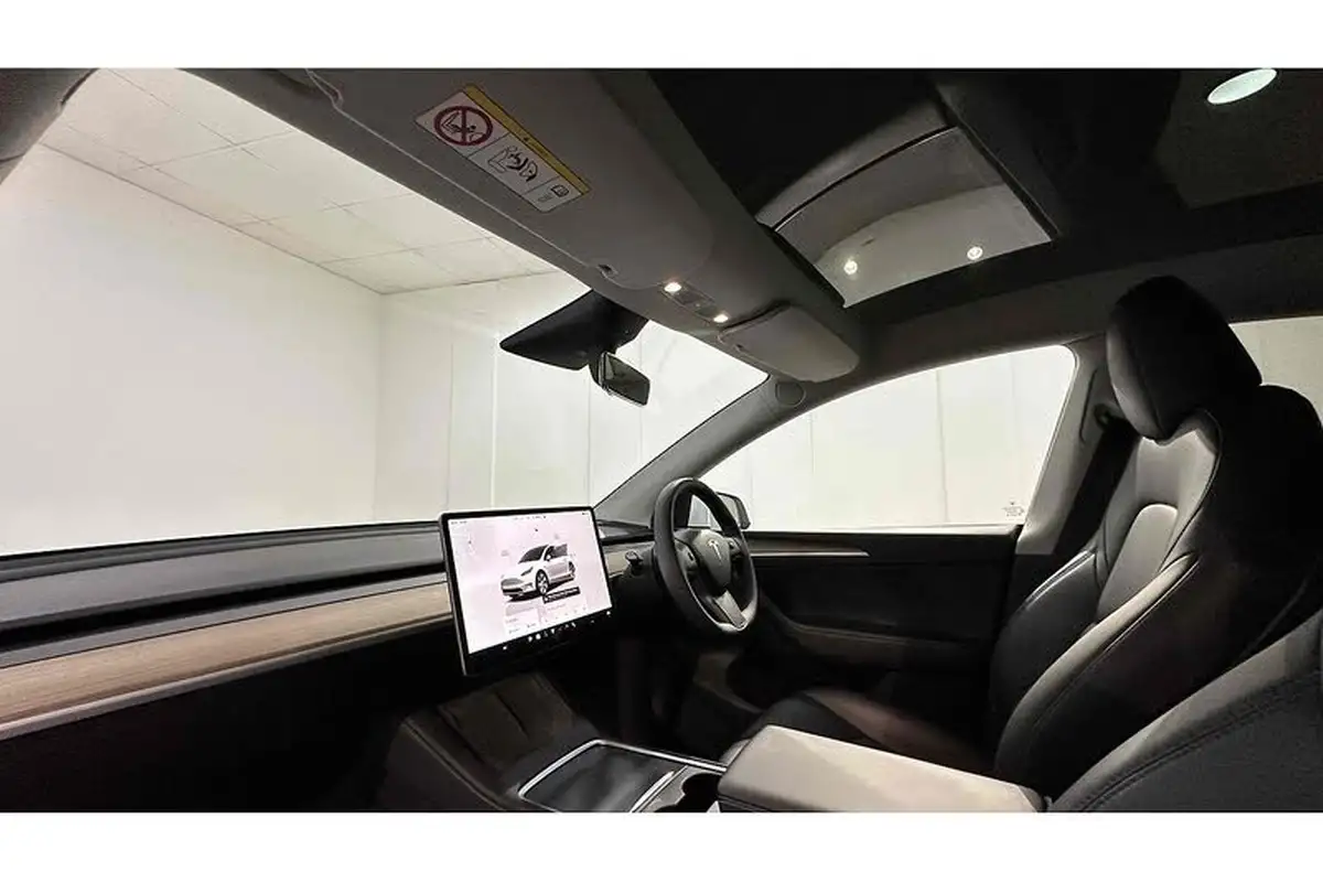 2023-tesla-model-y-e-rwd-big-21