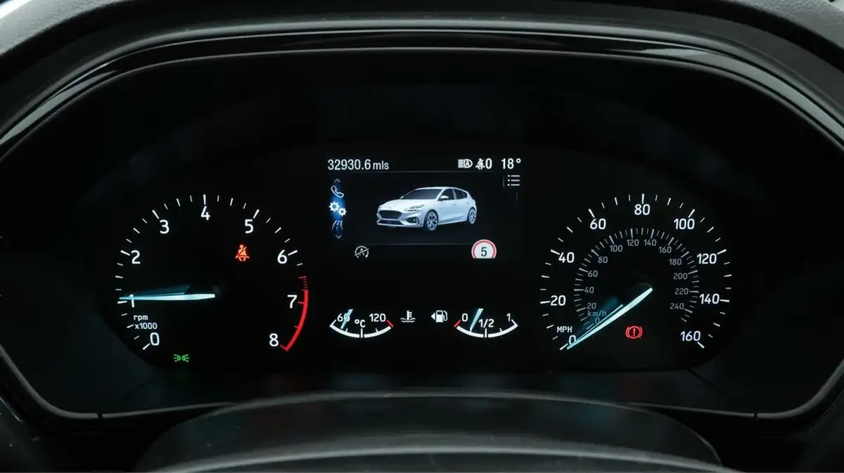 2019-ford-focus-10t-st-line-x-hatchback-big-10