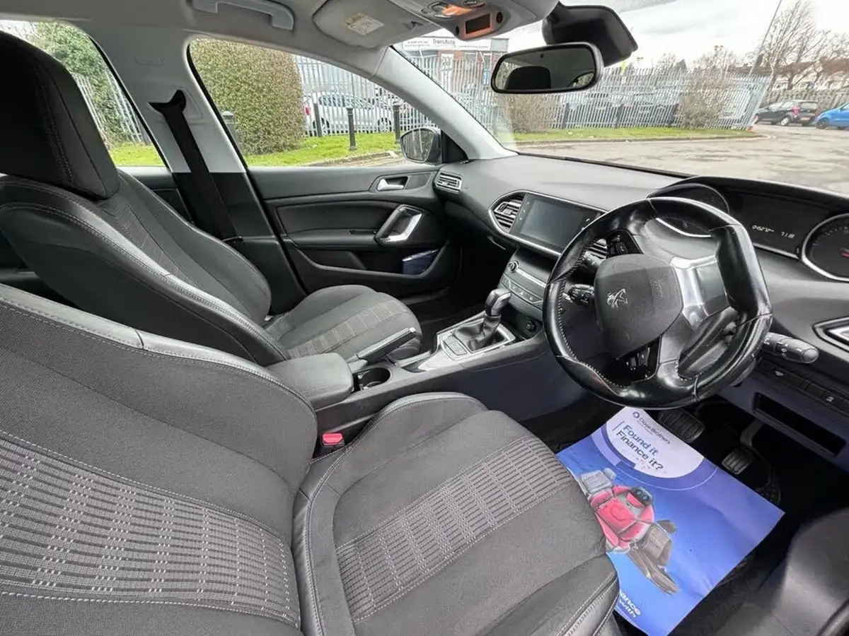 2018-peugeot-308-12-puretech-active-130bhp-eat6-big-10