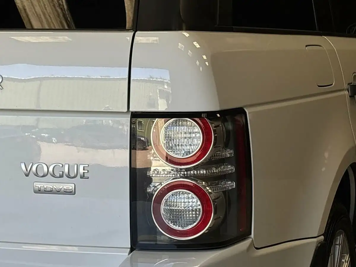 2011-land-rover-range-rover-44td-vogue-big-44