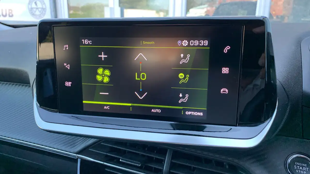 2022-peugeot-2008-suv-12-puretech-allure-premium-100bhp-big-33