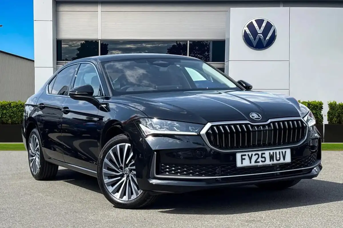 2025-skoda-superb-20tdi-laurin-klement-193ps-4x4-hatchback-big-0