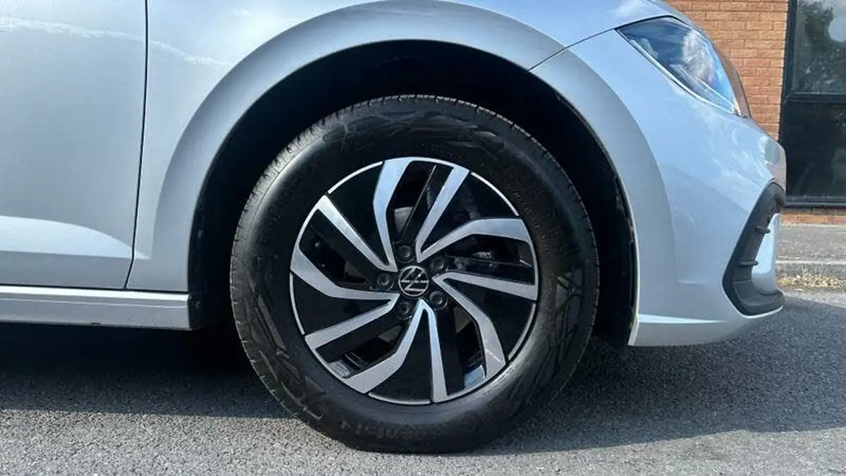 2022-volkswagen-polo-10-tsi-life-big-4