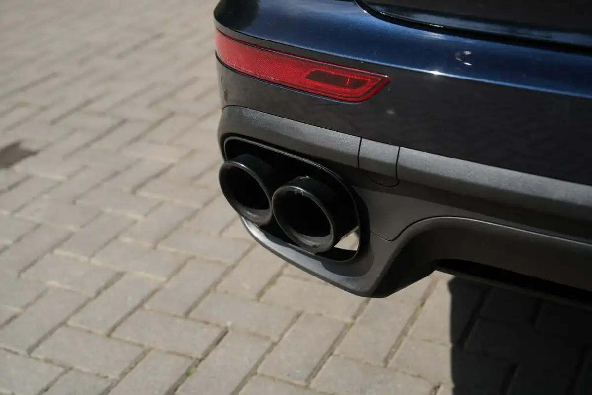2016-porsche-cayenne-30-s-e-hybrid-big-65
