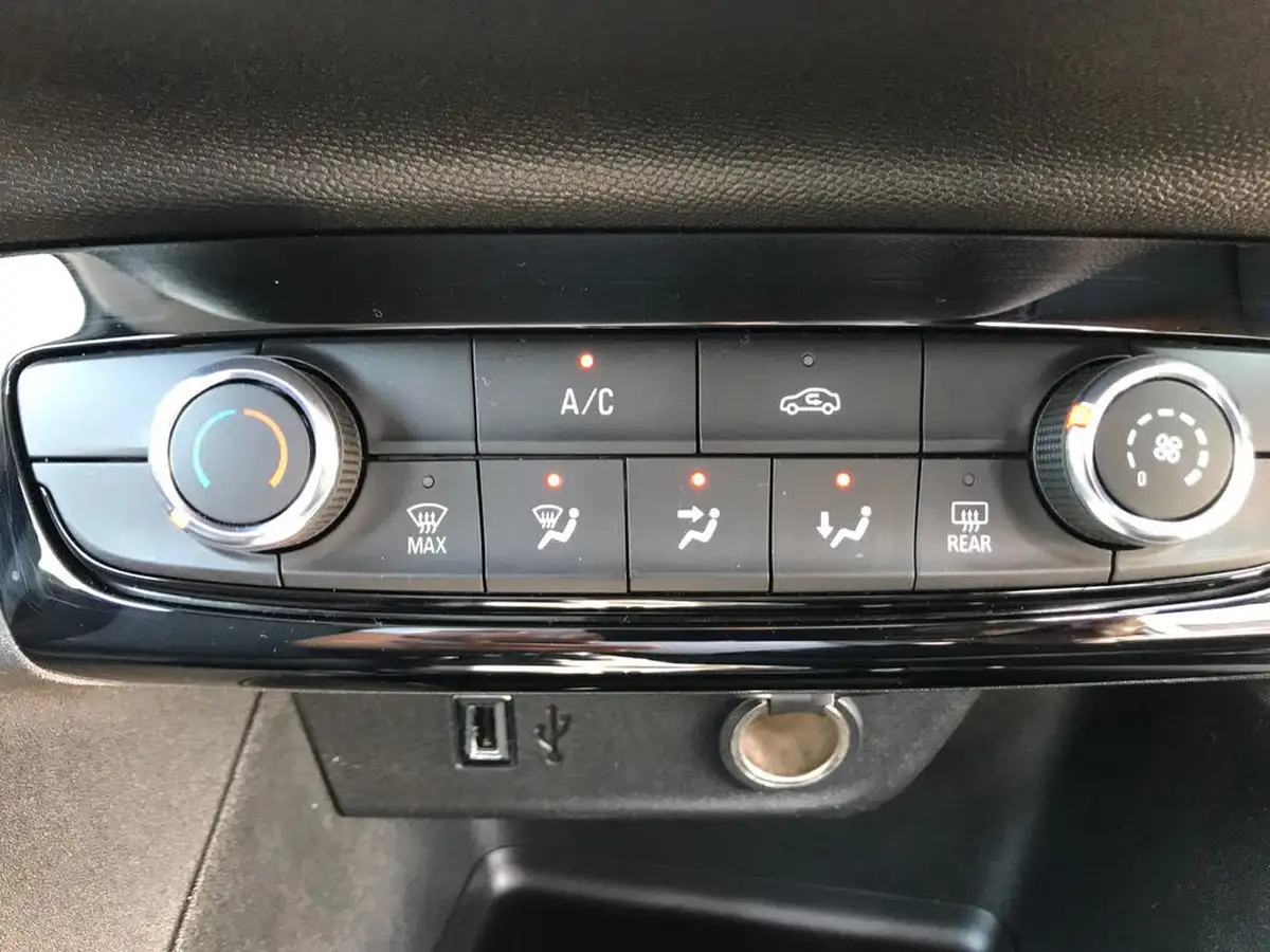 2022-vauxhall-corsa-12i-design-big-17