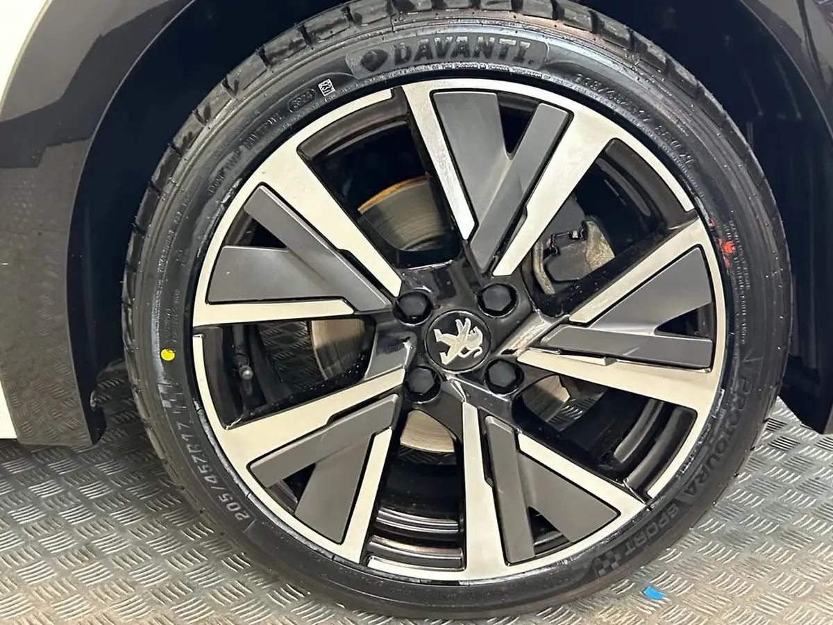 2021-peugeot-208-12-puretech-gt-100bhp-big-15