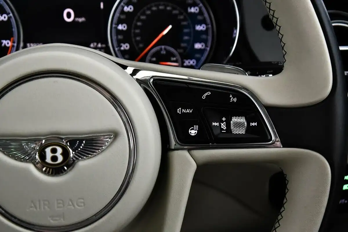 2019-bentley-bentayga-40-v8-big-30