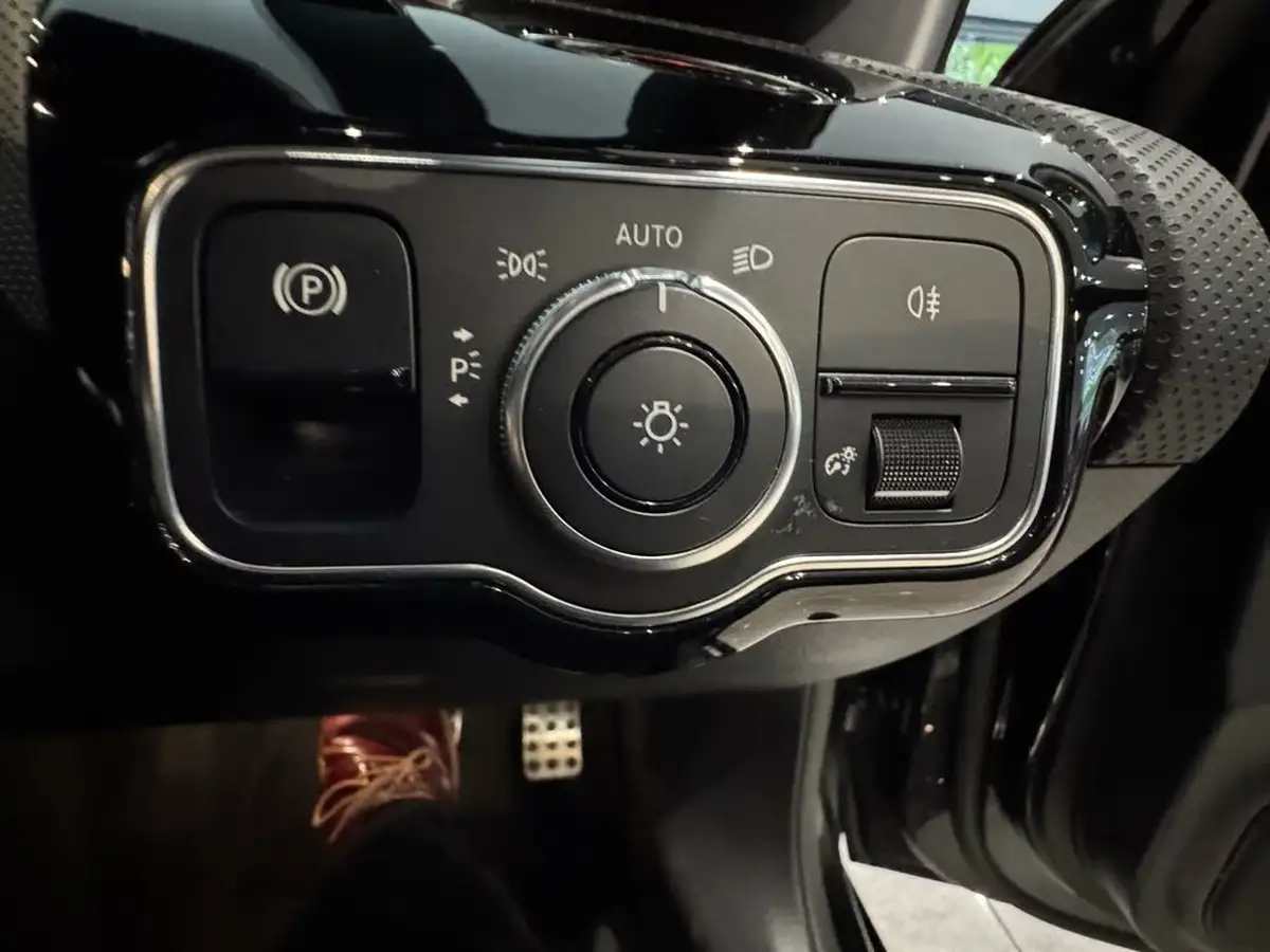 2021-mercedes-benz-a-class-20d-a180d-amg-line-premium-plus-hatchback-5d-8g-dct-big-31