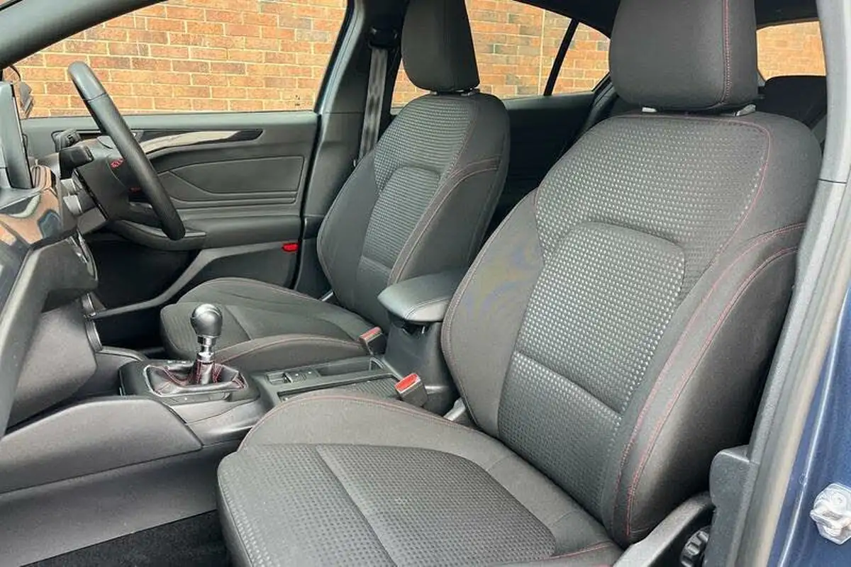 2021-ford-focus-10t-st-line-edition-125ps-hatchback-big-18