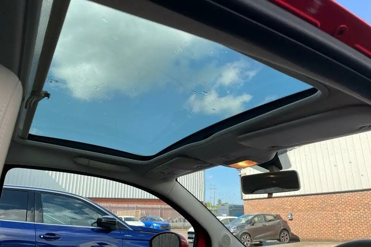 2018-fiat-500-12-lounge-big-39