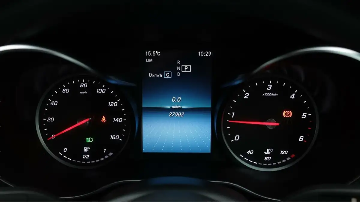 2019-mercedes-benz-c-class-20d-c300d-amg-line-244ps-premium-coupe-2d-big-10