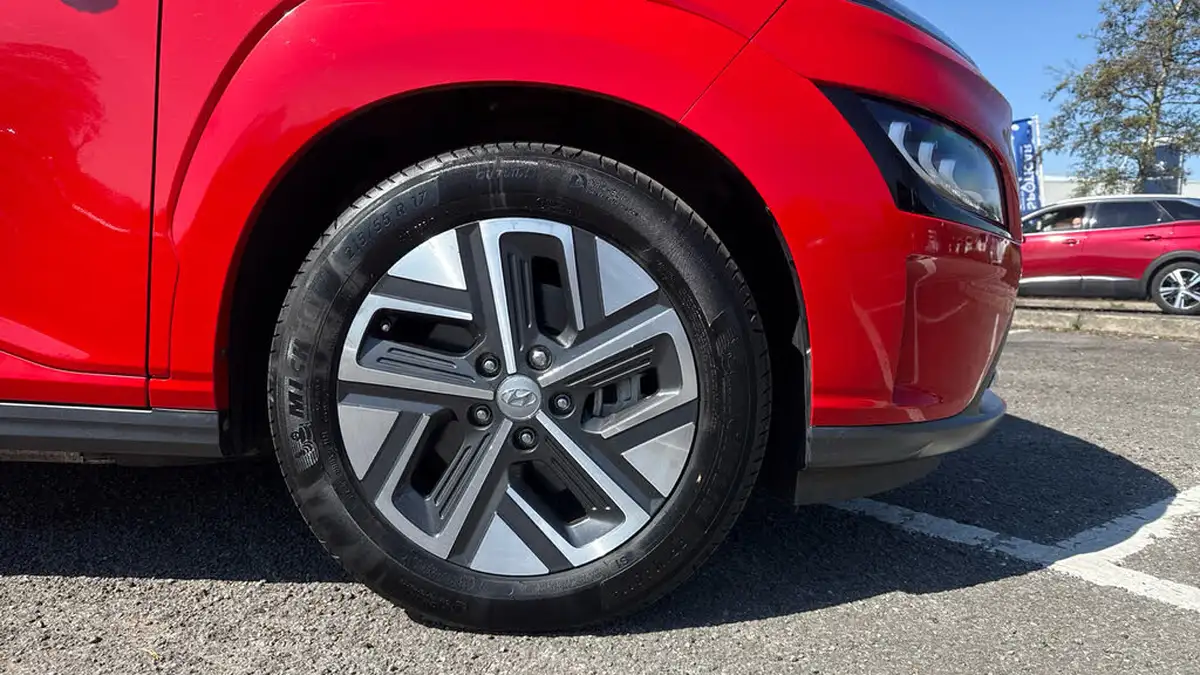 2022-hyundai-kona-e-ultimate-big-13