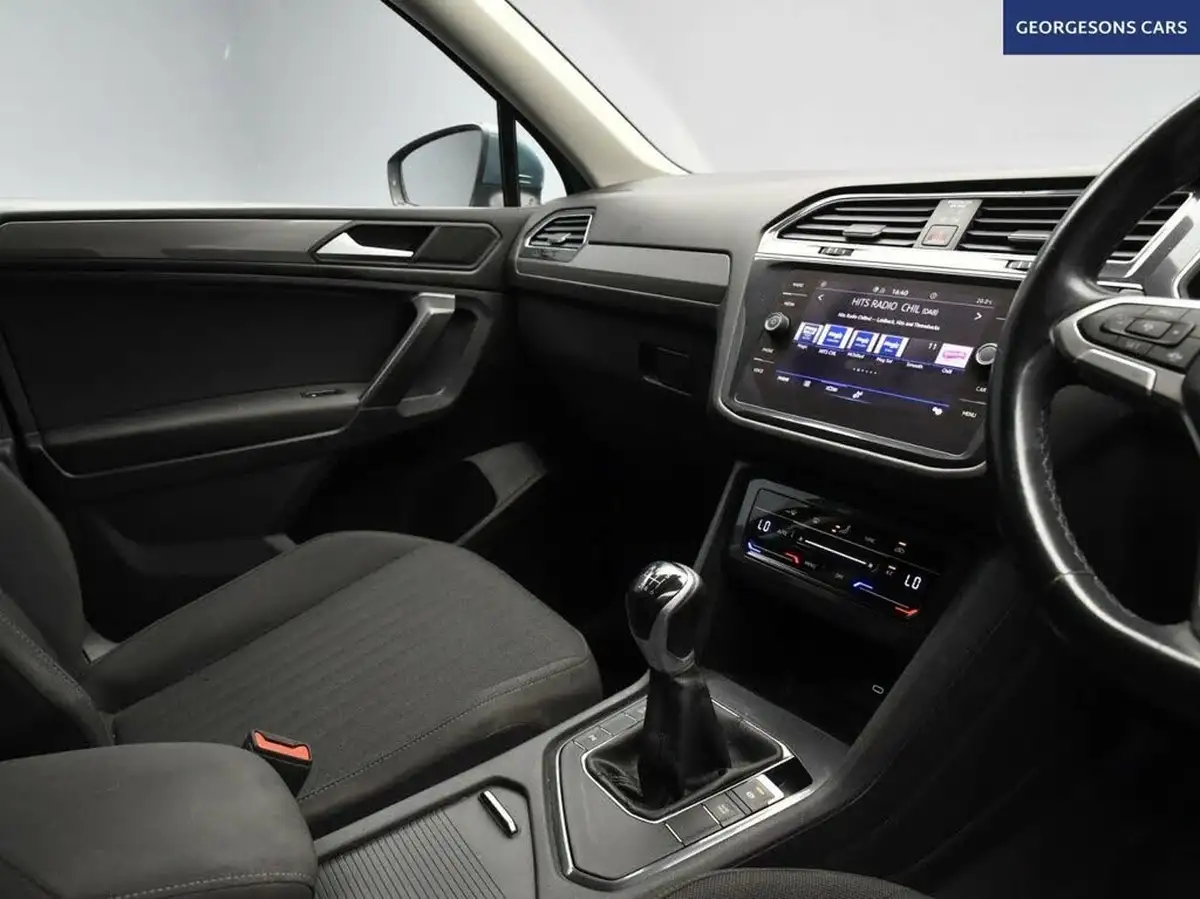 2022-volkswagen-tiguan-allspace-15-tsi-life-big-24