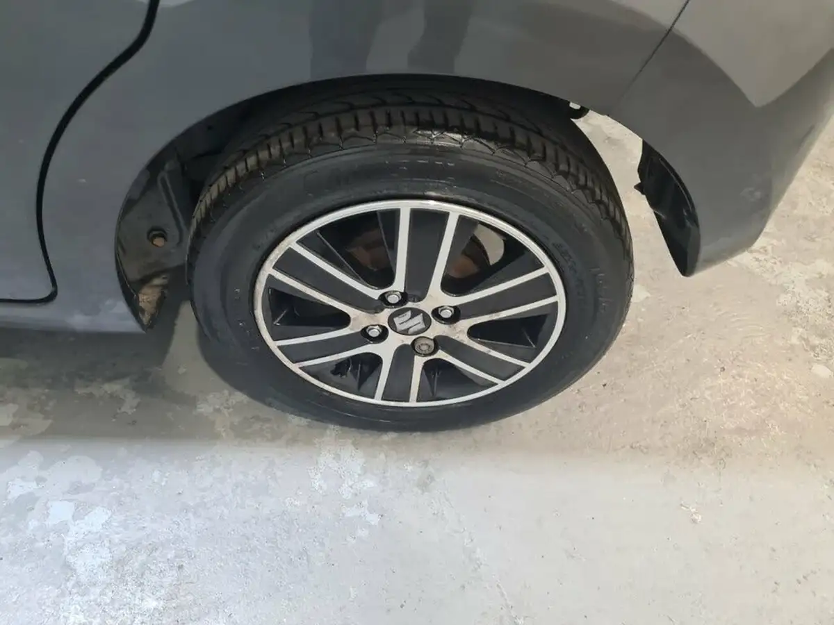 2016-suzuki-celerio-10-sz4-ags-big-13