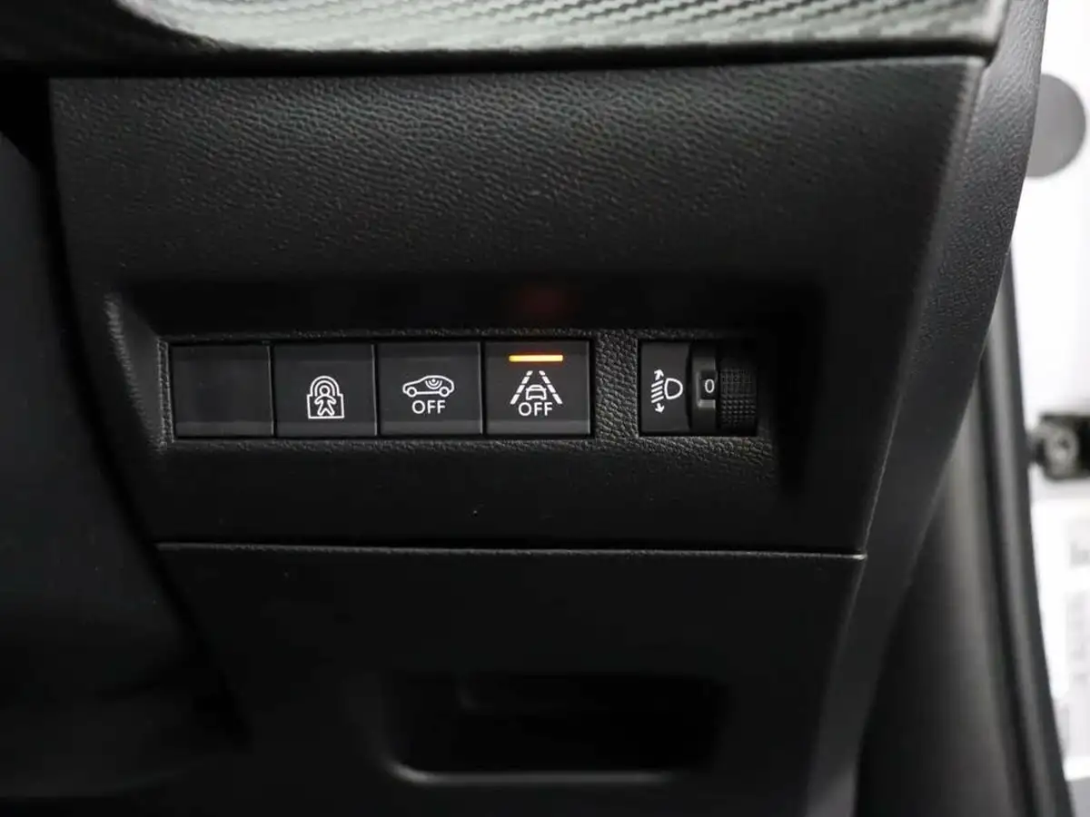 2020-peugeot-2008-suv-12-puretech-active-130bhp-eat8-big-31