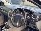 2010-ford-focus-16-zetec-hatchback-5d-small-6