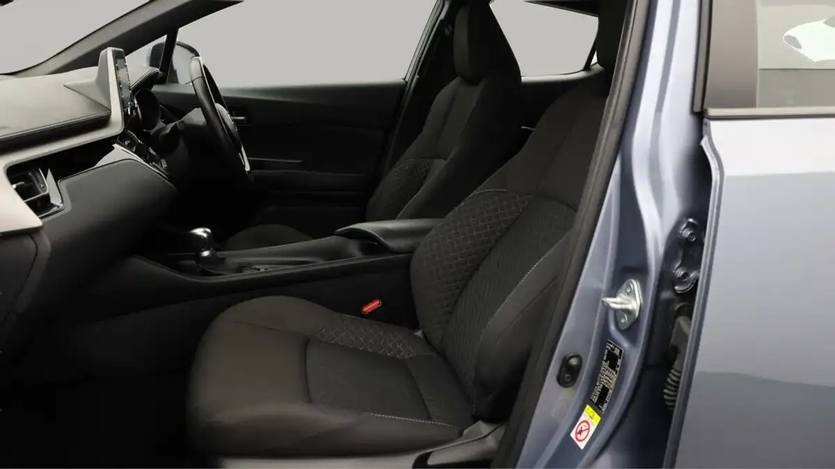 2020-toyota-c-hr-18-vvt-i-icon-parking-pack-big-13