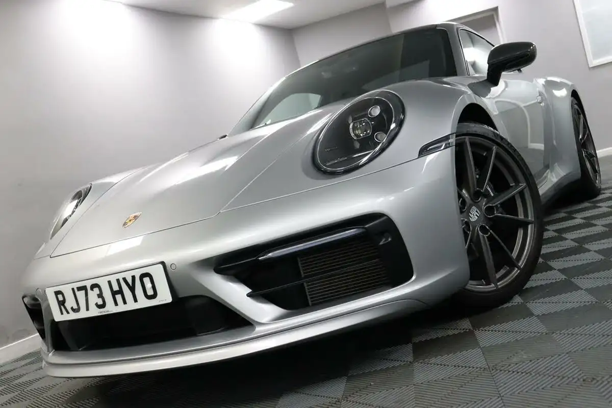 2024-porsche-911-30-carrera-t-385ps-coupe-big-12
