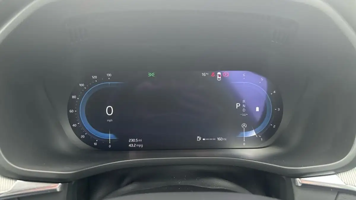 2023-volvo-xc60-20td-b4-plus-dark-big-10