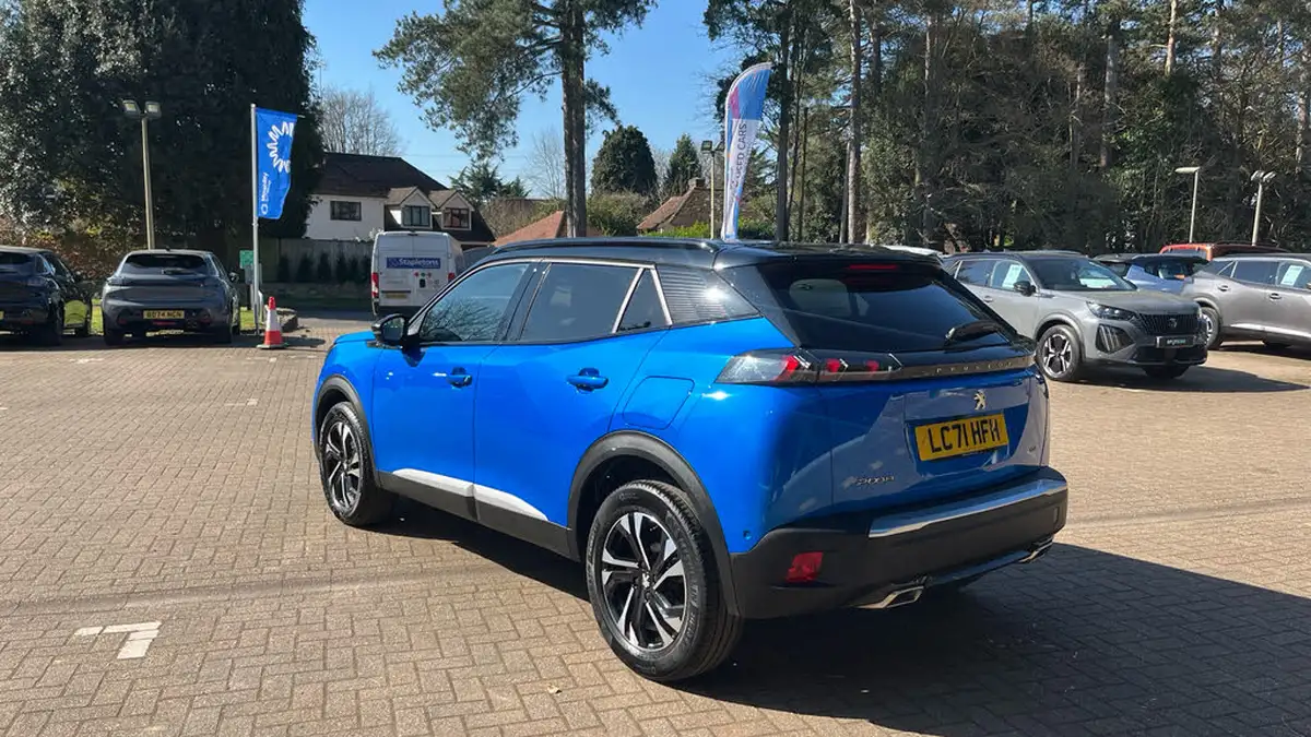 2021-peugeot-2008-suv-12-puretech-gt-big-4