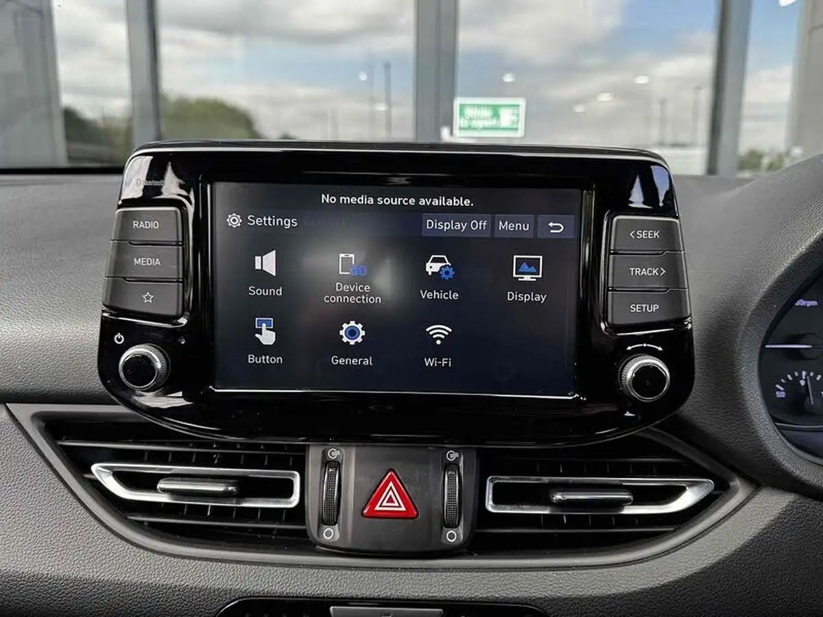 2022-hyundai-i30-10-t-gdi-se-connect-hatchback-big-37