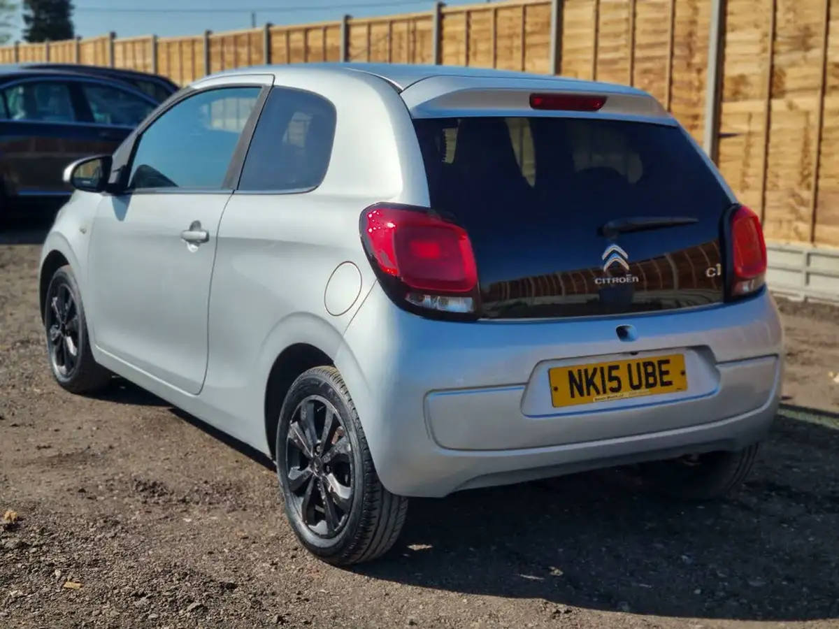 2015-citroen-c1-10-vti-flair-3d-big-7