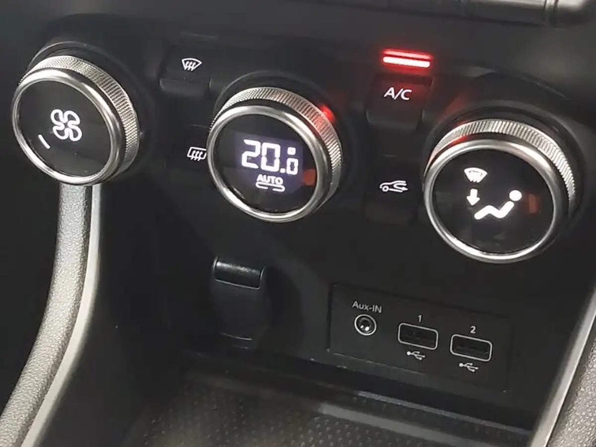 2022-renault-captur-13-tce-iconic-edition-big-12