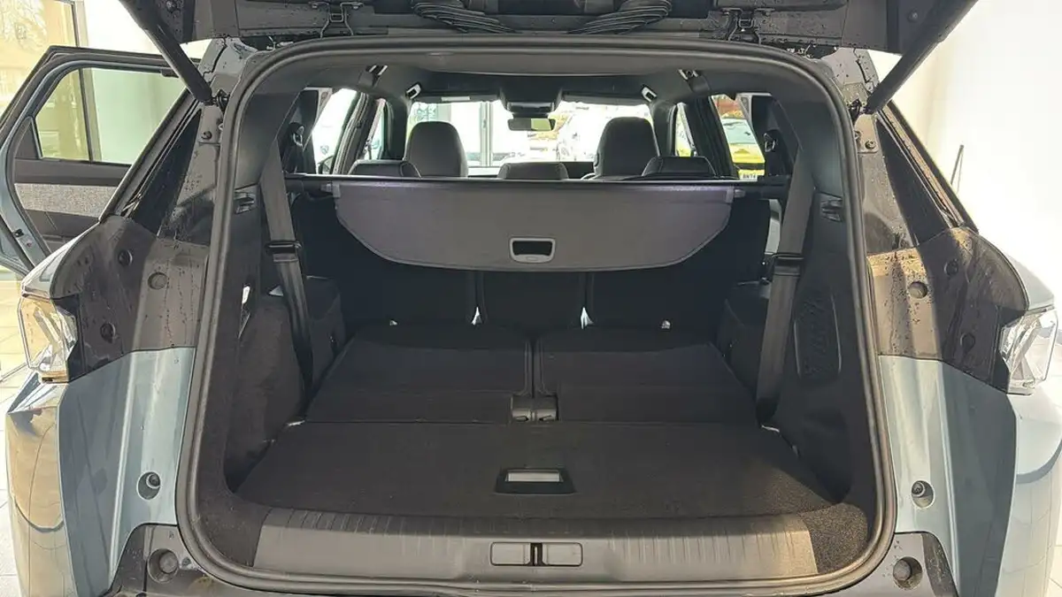 2024-peugeot-5008-suv-big-7