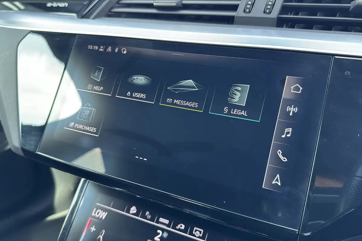 2021-audi-e-tron-55e-s-line-sportback-big-42
