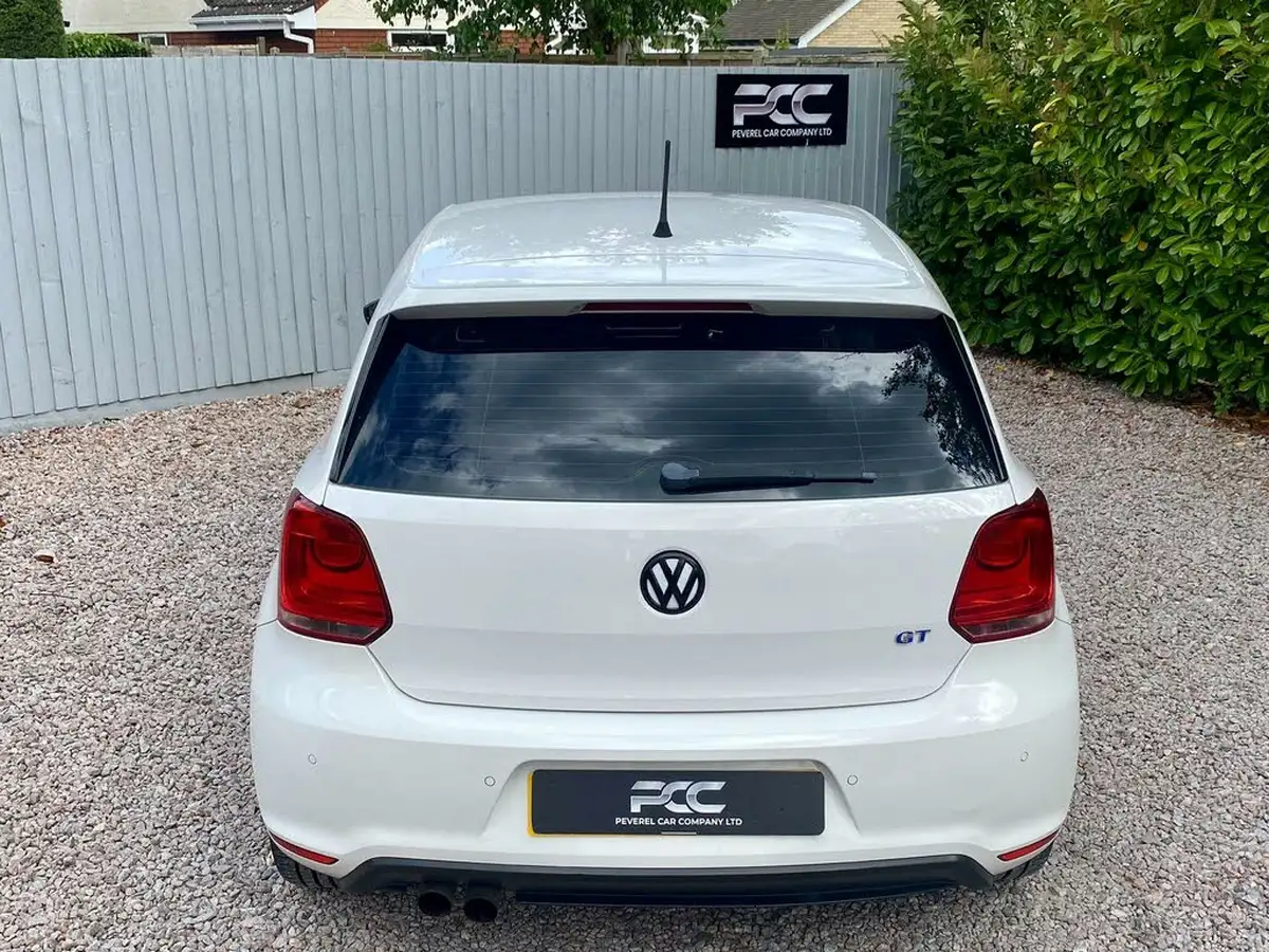 2013-volkswagen-polo-14-bluegt-3d-big-30