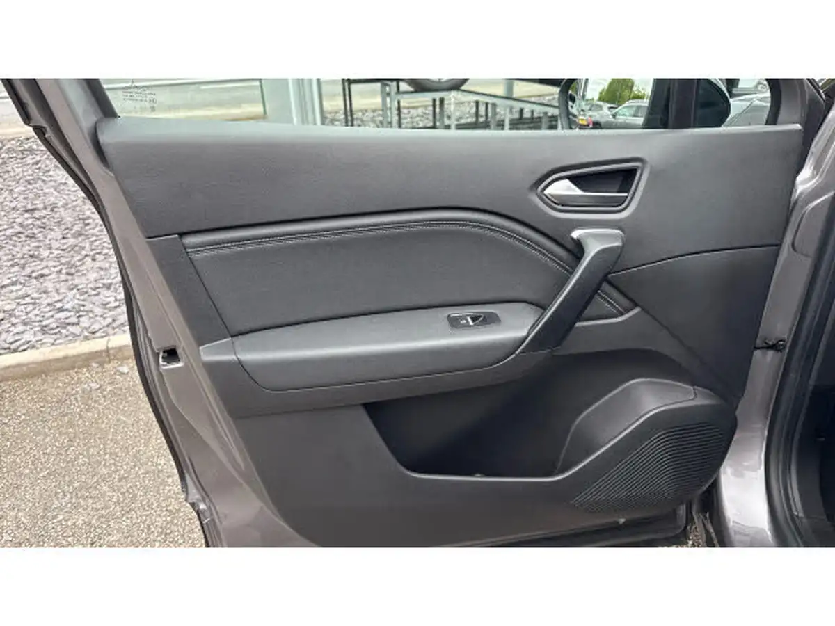2023-renault-captur-16-techno-145ps-full-big-23