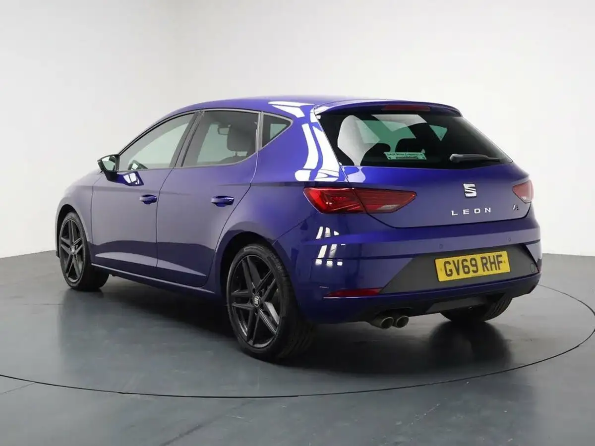 2020-seat-leon-20tdi-fr-black-edition-hatchback-dsg-big-8